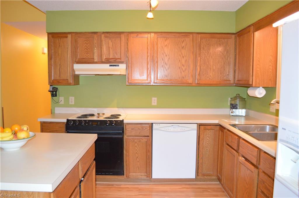 8308 Deep Valley Road Summerfield, NC 27358 - Photo 14 of 30 Kitchen