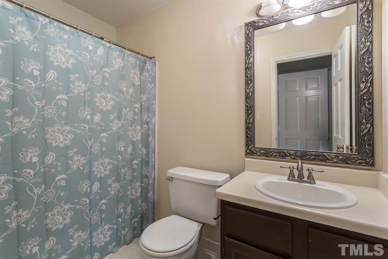 5621 Bridgetowne Way Raleigh, NC 27609 - Photo 14 of 26 Gallery Image 14