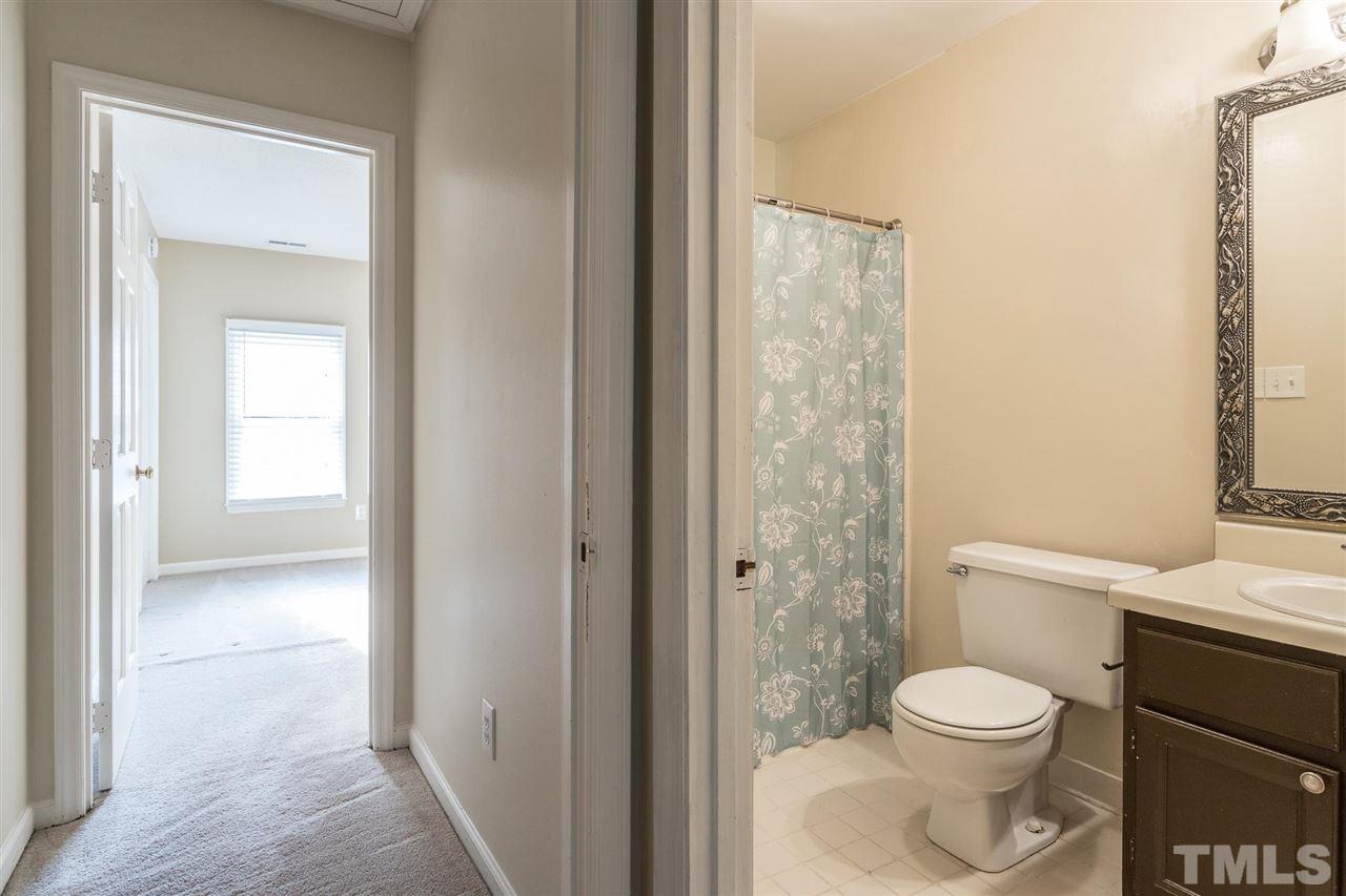 5621 Bridgetowne Way Raleigh, NC 27609 - Photo 15 of 26 Gallery Image 15