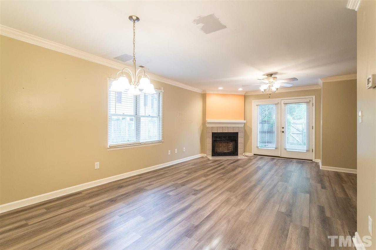 5621 Bridgetowne Way Raleigh, NC 27609 - Photo 3 of 26 Gallery Image 3