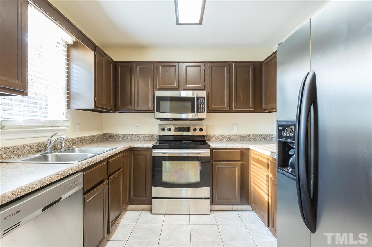5621 Bridgetowne Way Raleigh, NC 27609 - Photo 7 of 26 Gallery Image 7