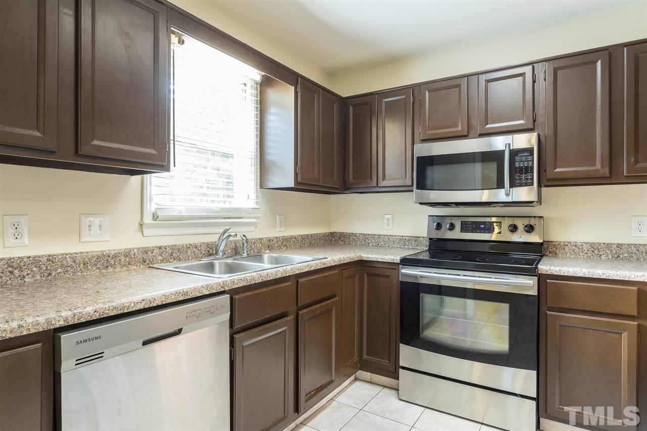5621 Bridgetowne Way Raleigh, NC 27609 - Photo 8 of 26 Gallery Image 8