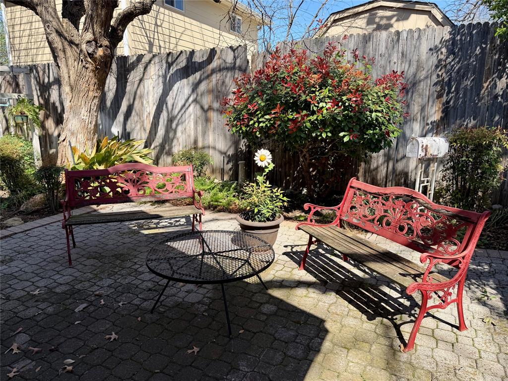 524 Magnolia Street Denton, TX 76201 - Photo 5 of 21