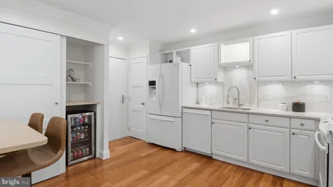 $789,999 | 4924 Sentinel Drive, Unit 2405, Bethesda, MD 20816