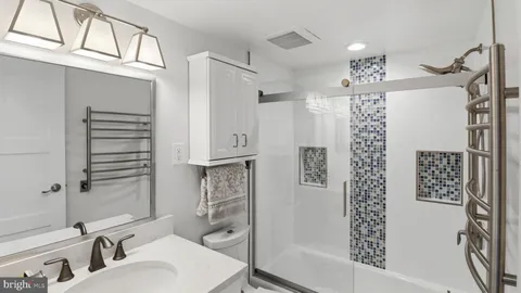 $789,999 | 4924 Sentinel Drive, Unit 2405, Bethesda, MD 20816