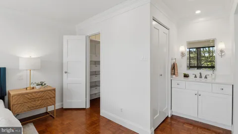 $789,999 | 4924 Sentinel Drive, Unit 2405, Bethesda, MD 20816