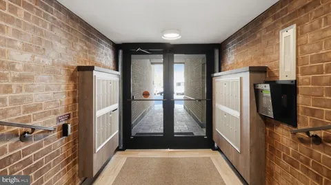 $789,999 | 4924 Sentinel Drive, Unit 2405, Bethesda, MD 20816