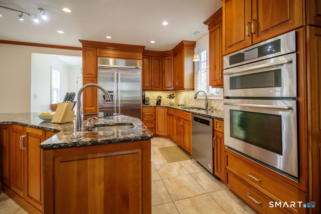 90 Town Line Road Plainville, CT 06062 - Photo 13 of 30