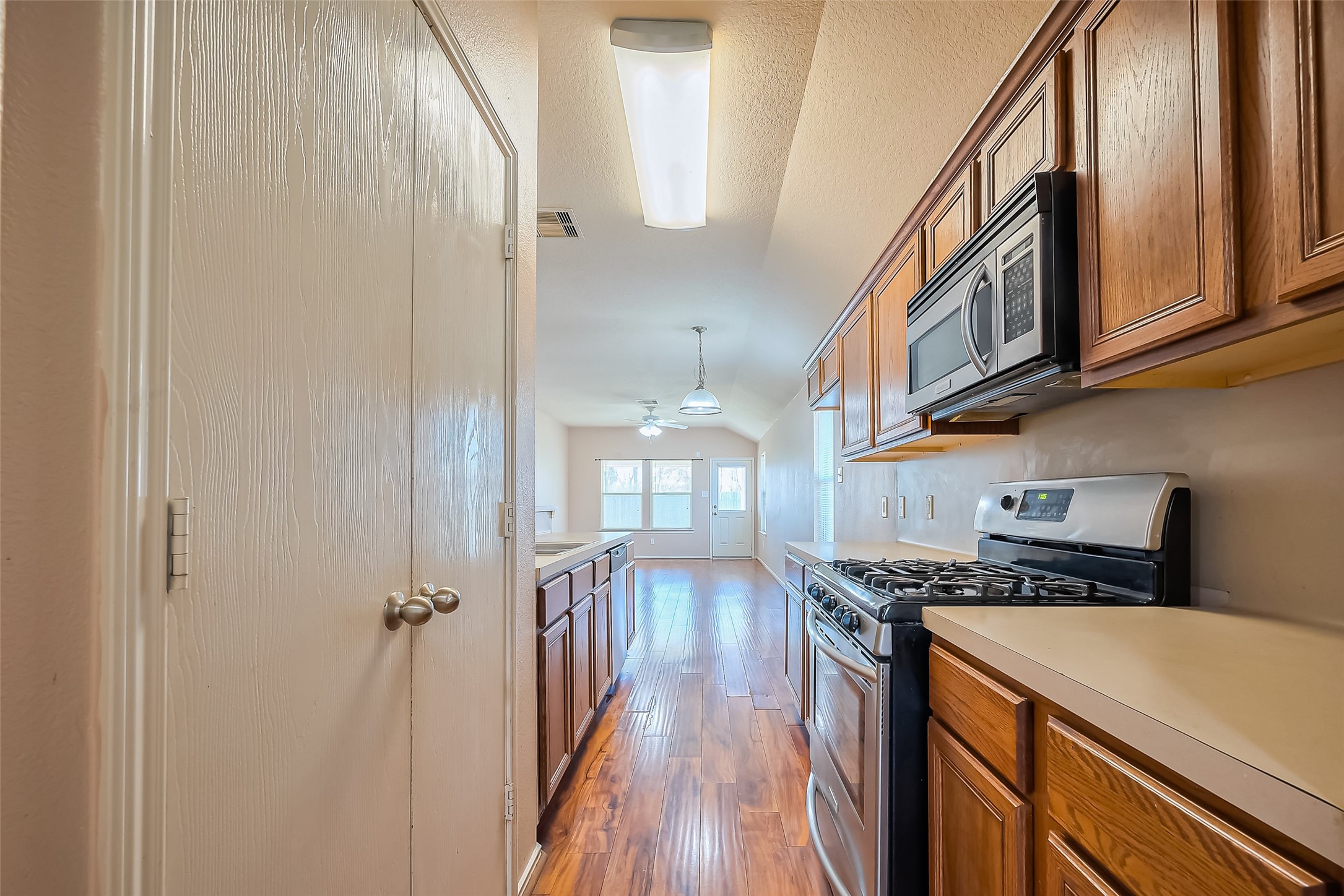 3611 Apache Meadows Drive Baytown, TX 77521 - Photo 8 of 23