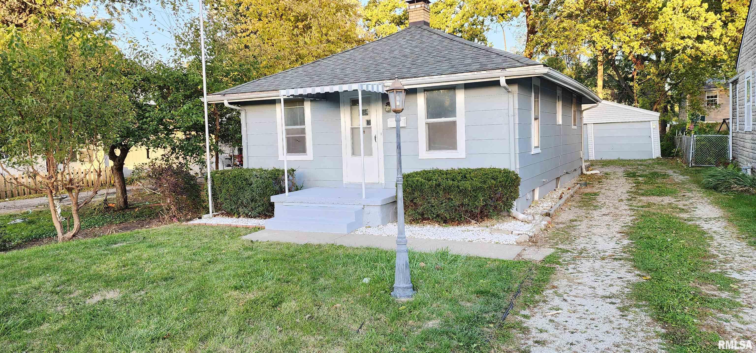 2608 South Pasfield Street Springfield, IL 62704 - Photo 1 of 25 Gallery Image 1