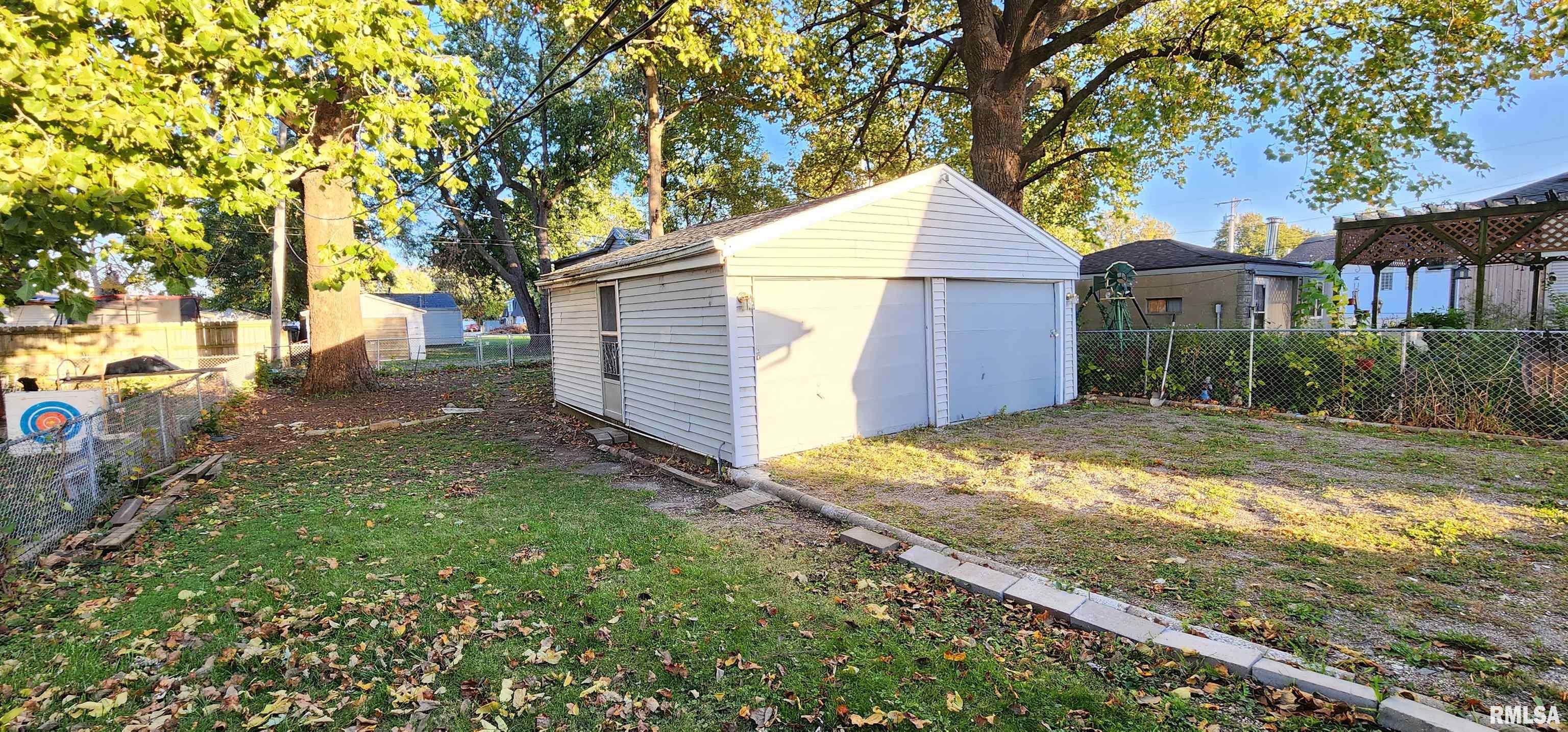 2608 South Pasfield Street Springfield, IL 62704 - Photo 4 of 25 Gallery Image 4