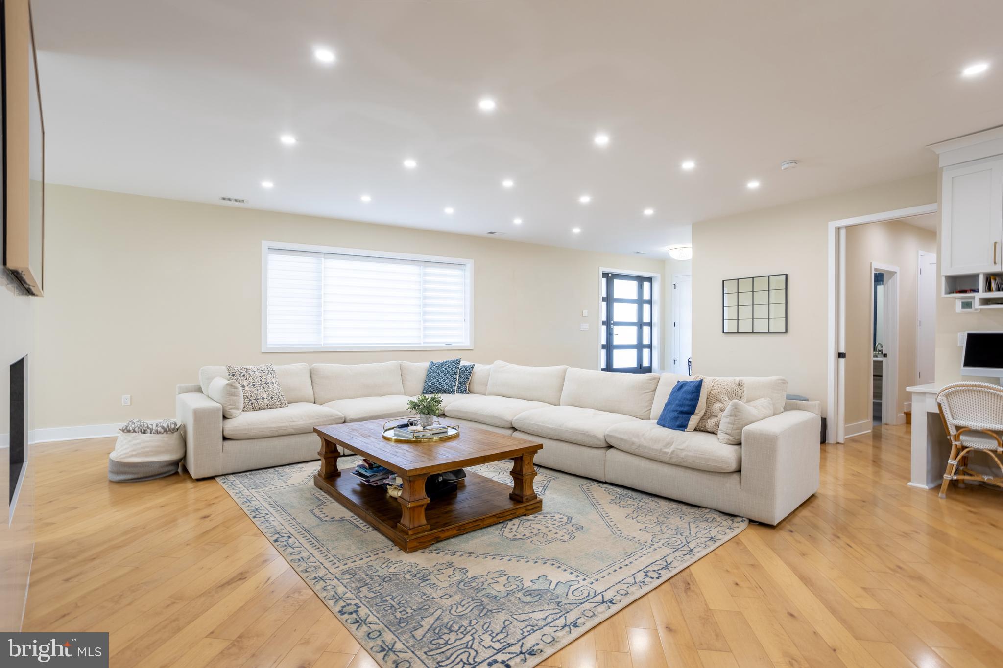 3525 Barton Oaks Road Pikesville, MD 21208 - Photo 5 of 47