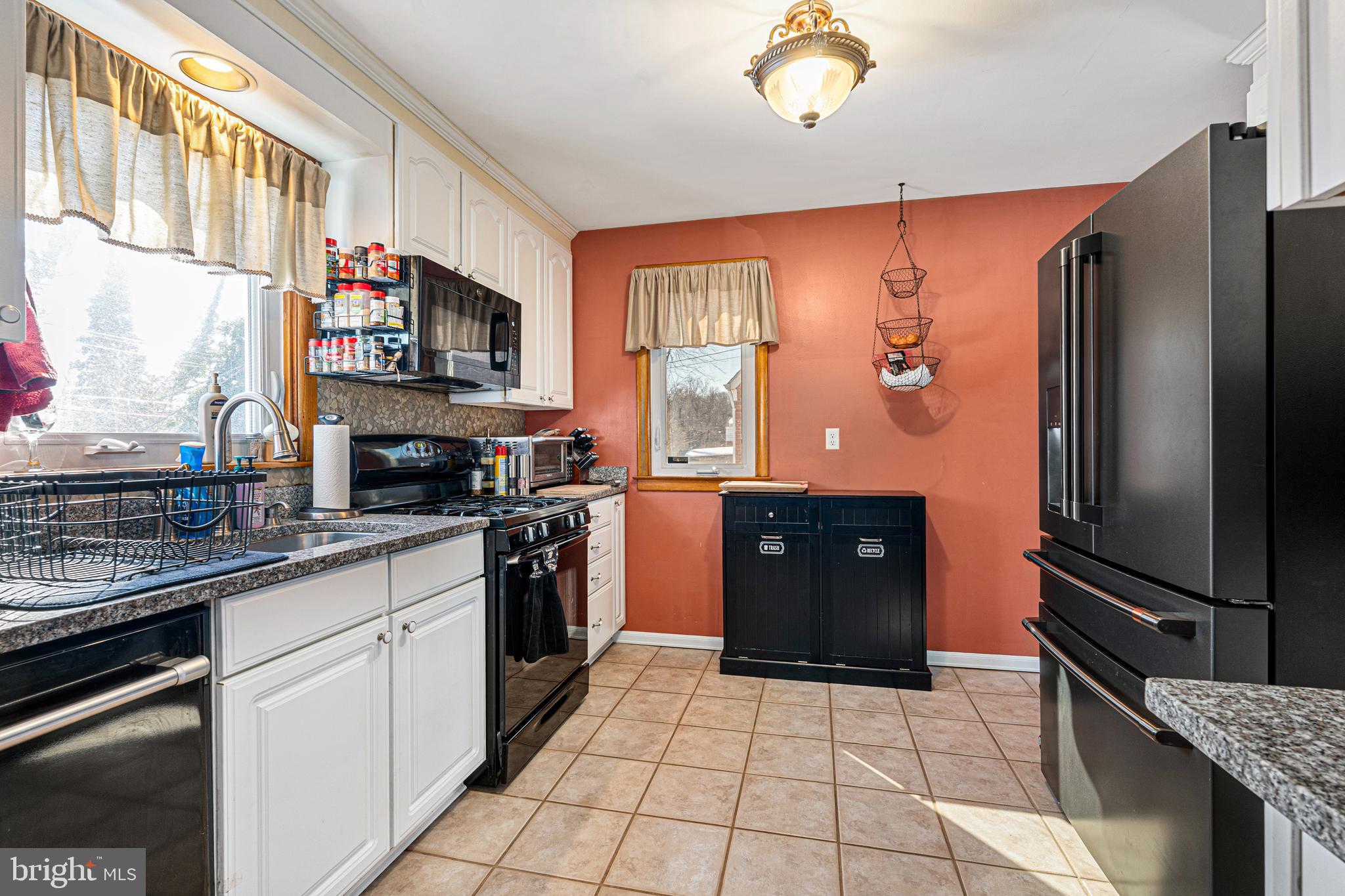 8109 Woodhaven Road Baltimore, MD 21237 - Photo 7 of 40 Updated kitchen