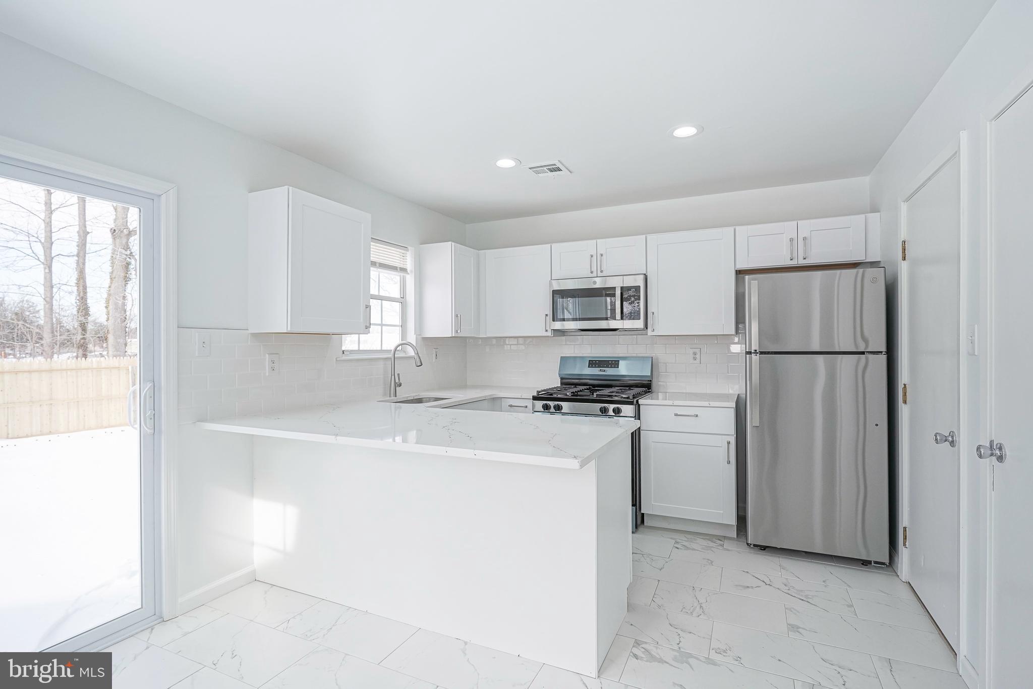 189 Crossing Way Lindenwold, NJ 08021 - Photo 7 of 30