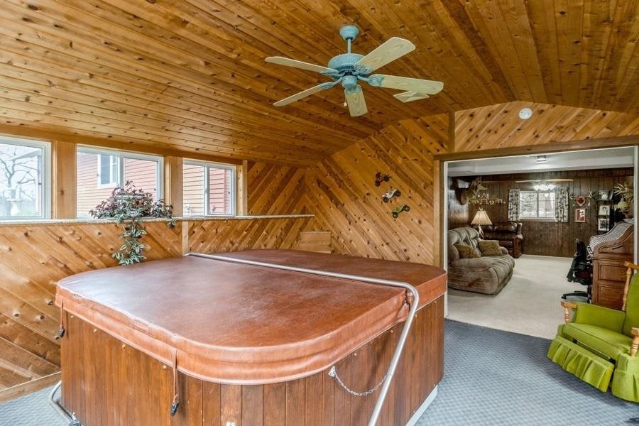 2465 Quincy Road Northeast Solon, IA 52333 - Photo 19 of 47 Gallery Image 19