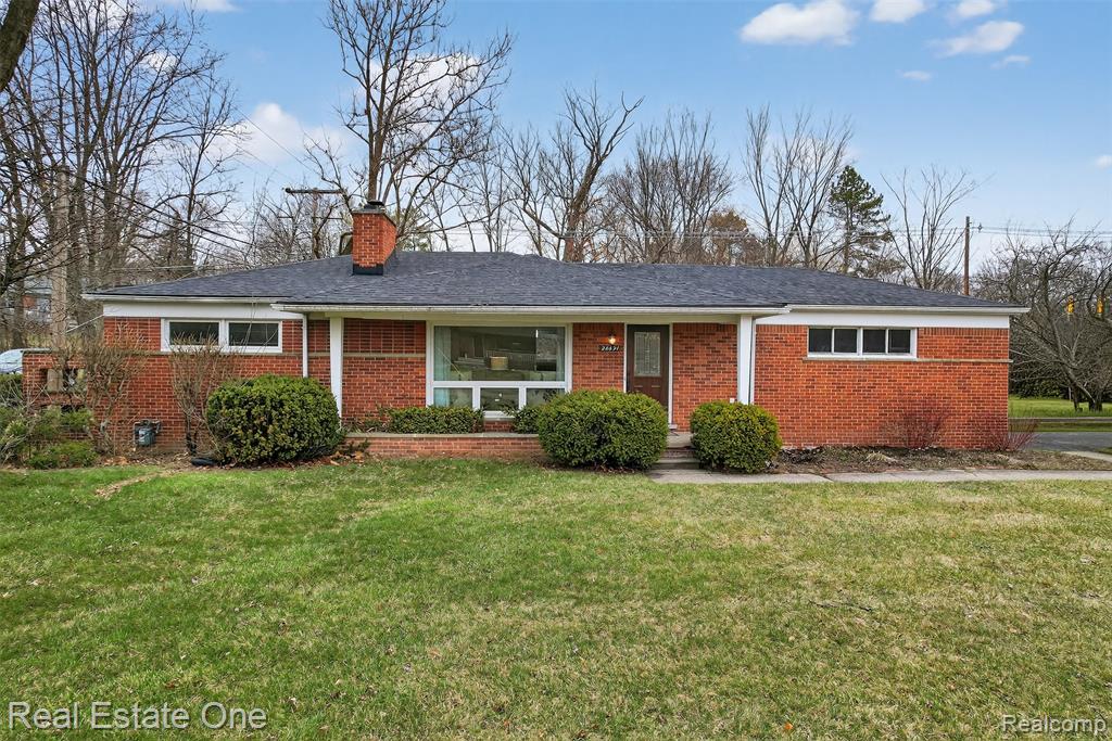 28491 Bayberry Road Farmington Hills, MI 48331 - Photo 2 of 37