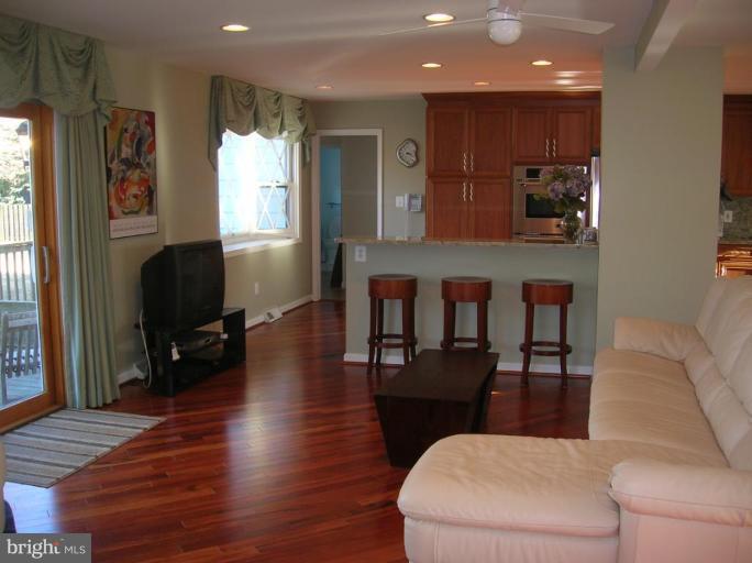 3746 Ramsgate Drive Annapolis, MD 21403 - Photo 4 of 25 Family Room
