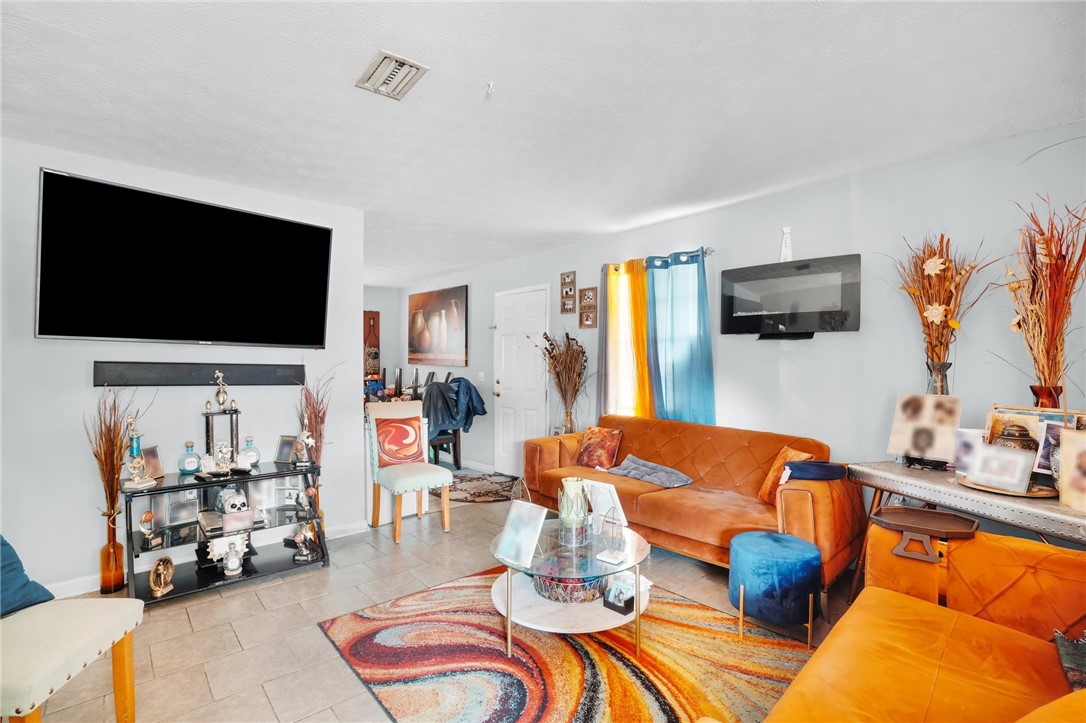 2407 Bartow Street Brunswick, GA 31520 - Photo 6 of 21