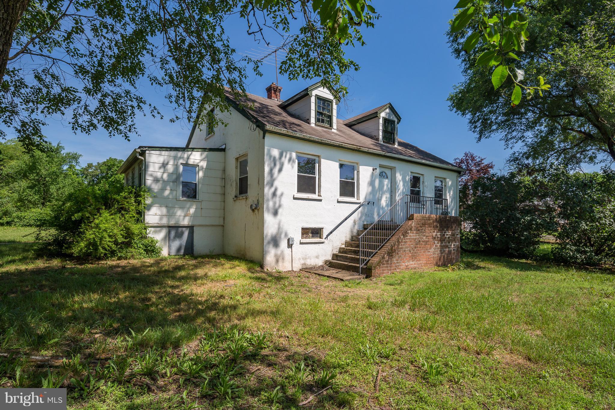 5166 Catlett Road Midland, VA 22728 - Photo 2 of 10 Exterior (Front)