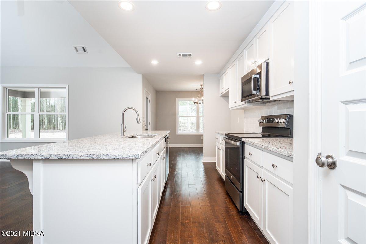 710 Springhill Drive Gray, GA 31032 - Photo 2 of 23 02-DSC03841