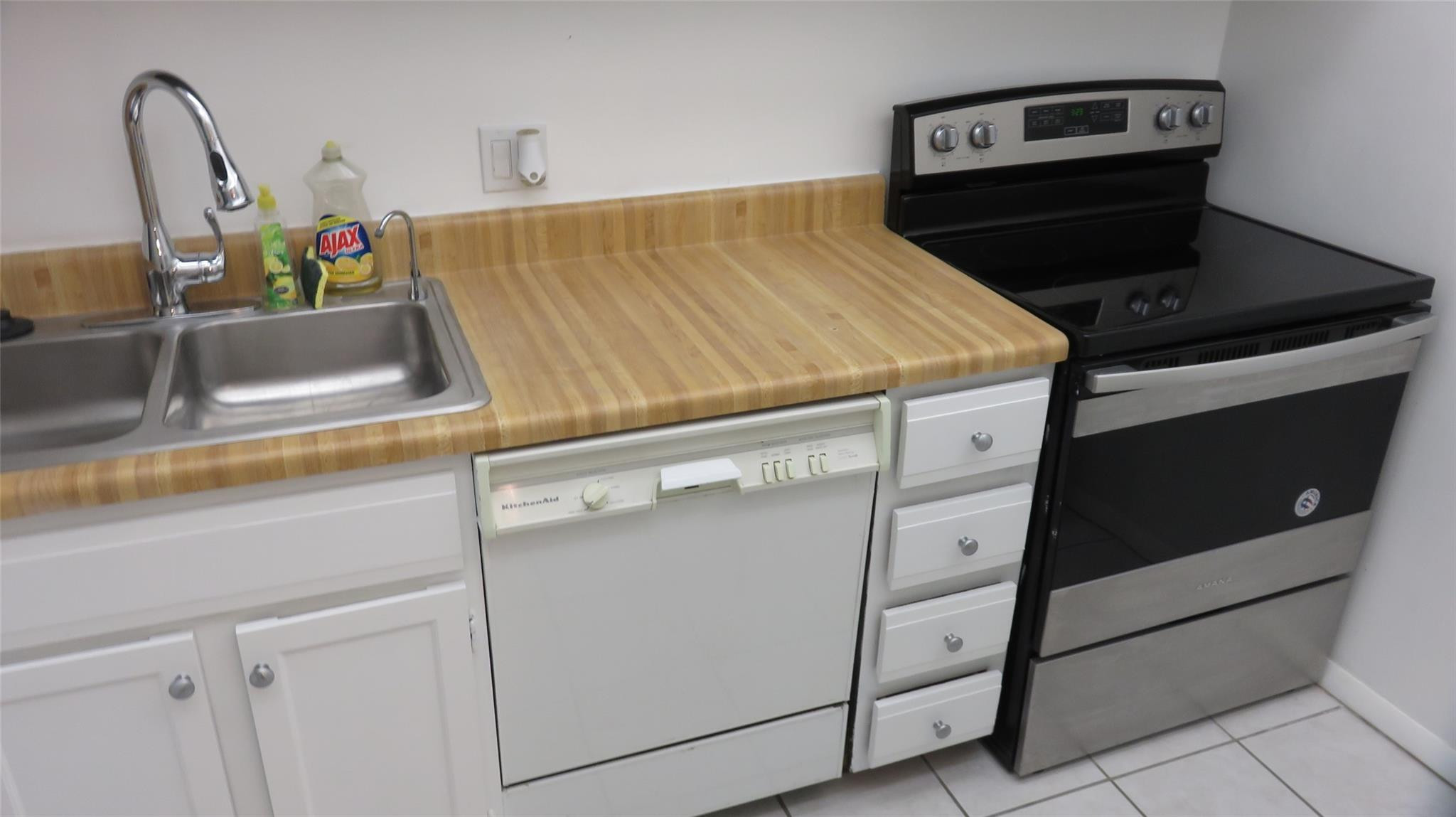 3720 Inverrary Drive, Unit 2C Lauderhill, FL 33319 - Photo 7 of 42 a close view of kitchen sink