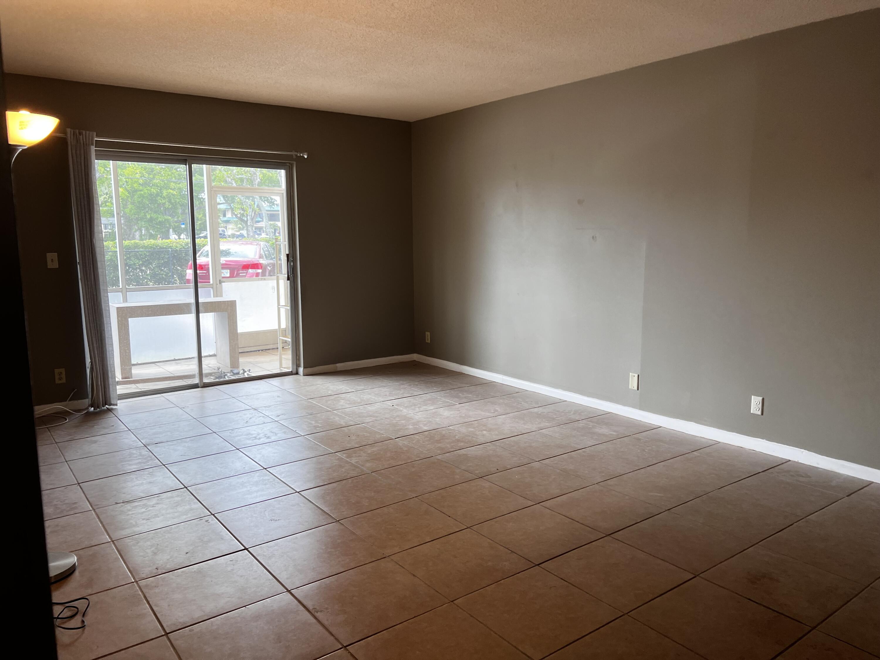 101 East McNab Road, Unit 405 Pompano Beach, FL 33060 - Photo 3 of 12 Living Room