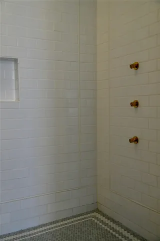 $670,000 | 409 East Morgan Avenue, Cuero, TX 77954