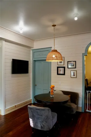 $670,000 | 409 East Morgan Avenue, Cuero, TX 77954