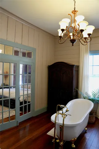 $670,000 | 409 East Morgan Avenue, Cuero, TX 77954