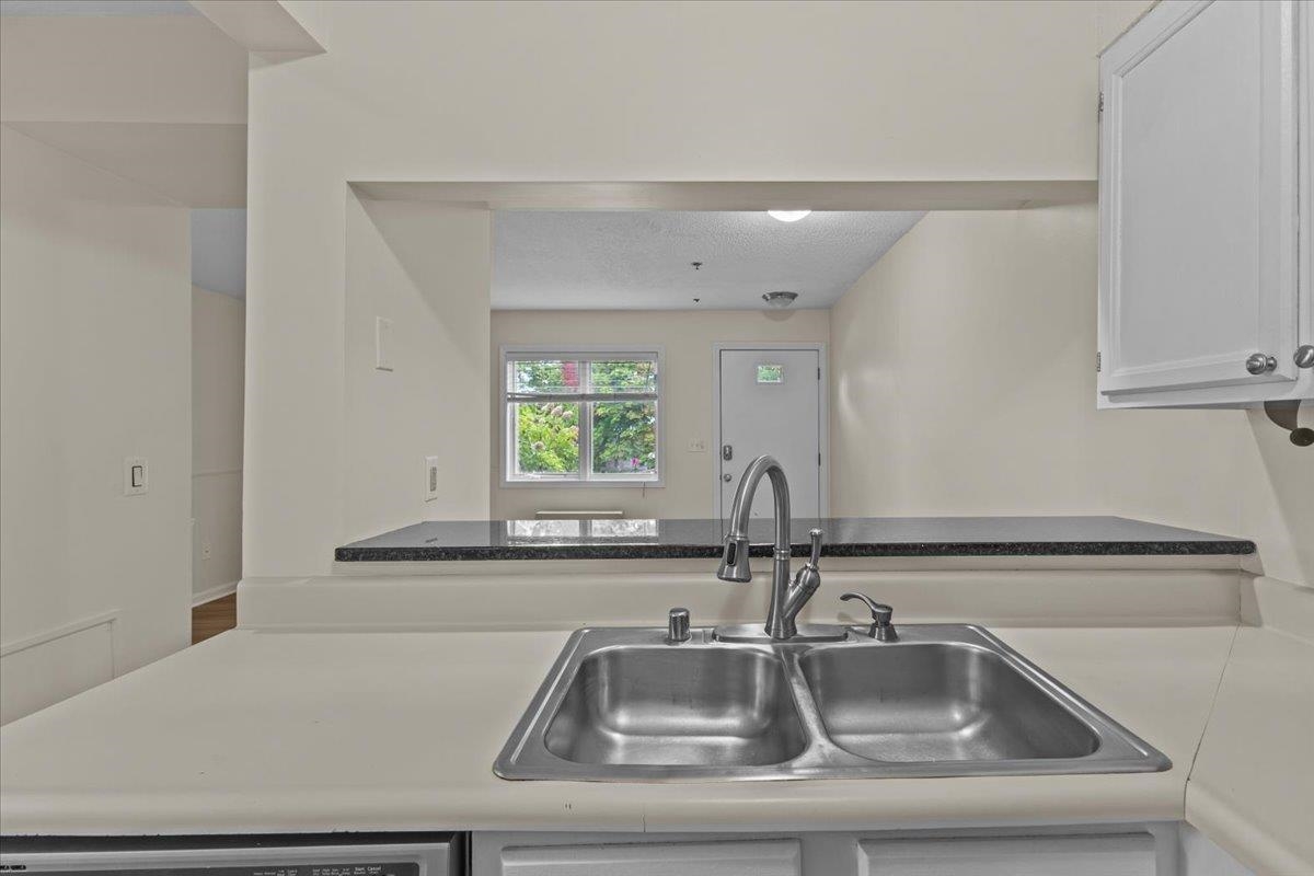 337 College Street, Unit 1 Burlington, VT 05401 - Photo 16 of 25