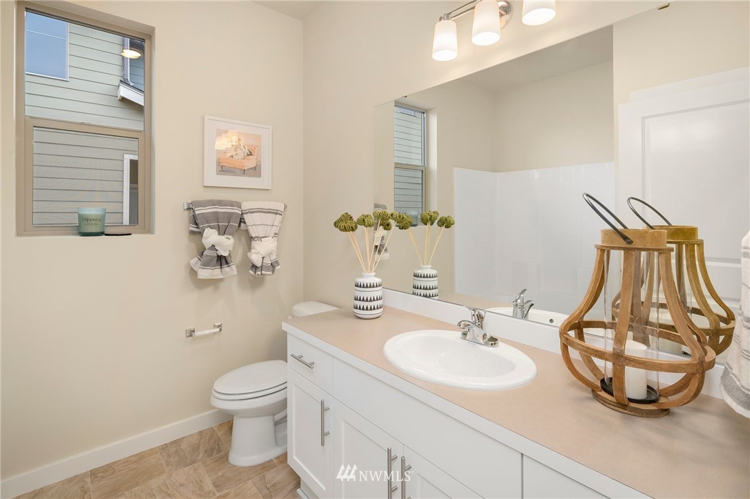 373 Partlon Street, Unit 110 Buckley, WA 98321 - Photo 5 of 23 Gallery Image 5