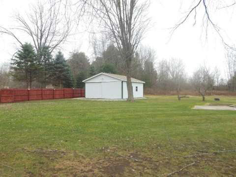 9446 Hubbard Road Davison, MI 48423 - Photo 4 of 5 20429954-3.JPG