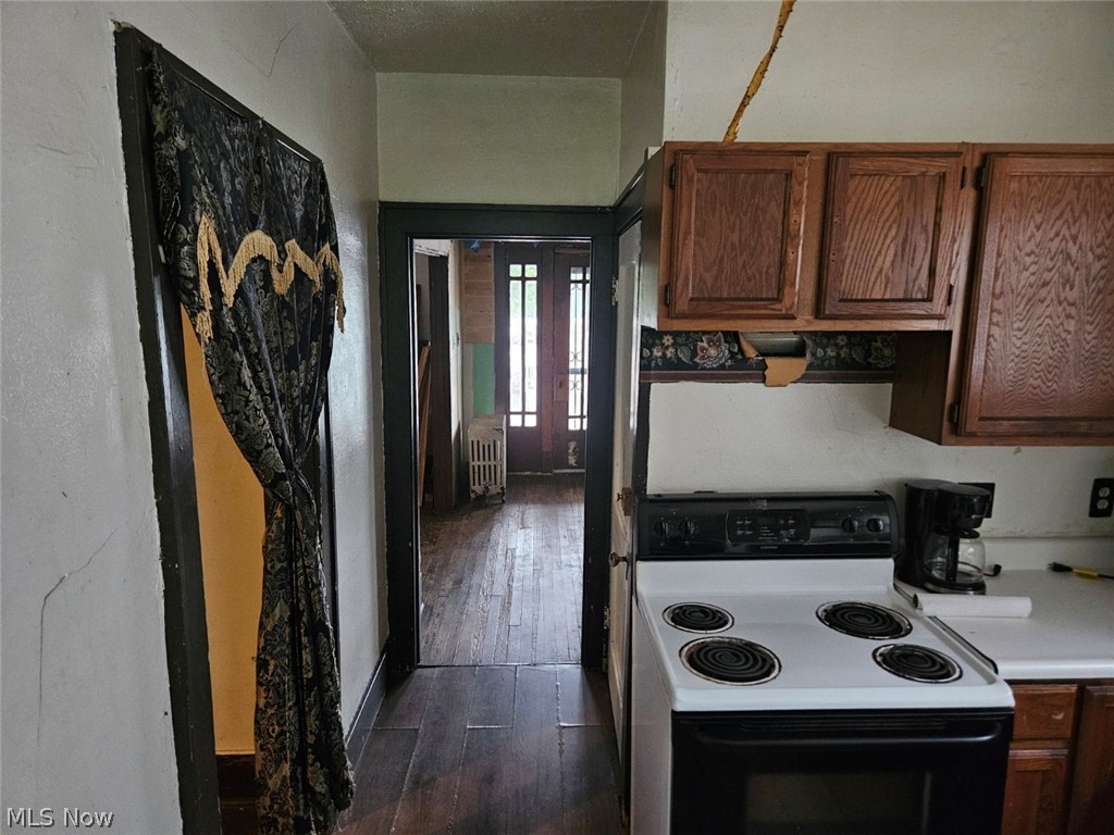445 Cove Road Weirton, WV 26062 - Photo 3 of 22 Kitchen featuring white electric range