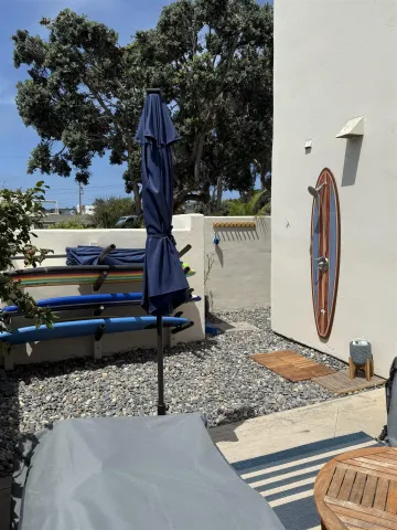 a bench sitting in front of a building