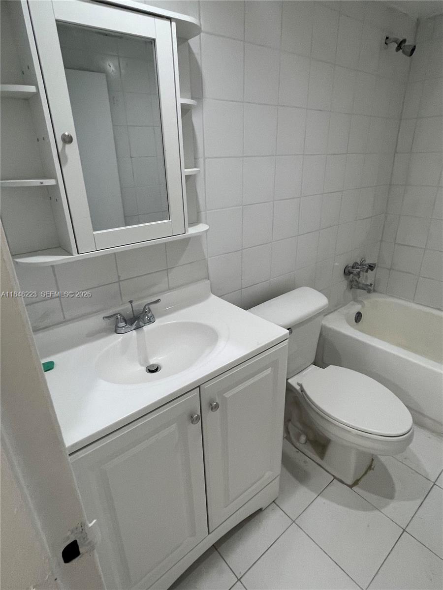 1325 West 68th Street, Unit 221 Hialeah, FL 33014 - Photo 8 of 16 Photo 8