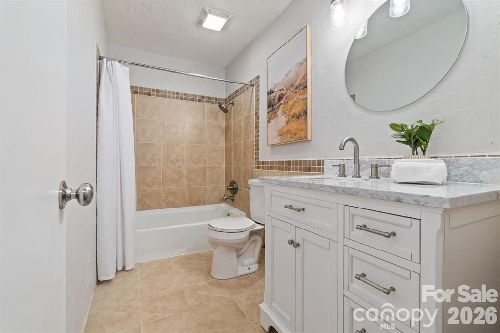 4340 North Center Street, Unit 403 Hickory, NC 28601 - Photo 20 of 26
