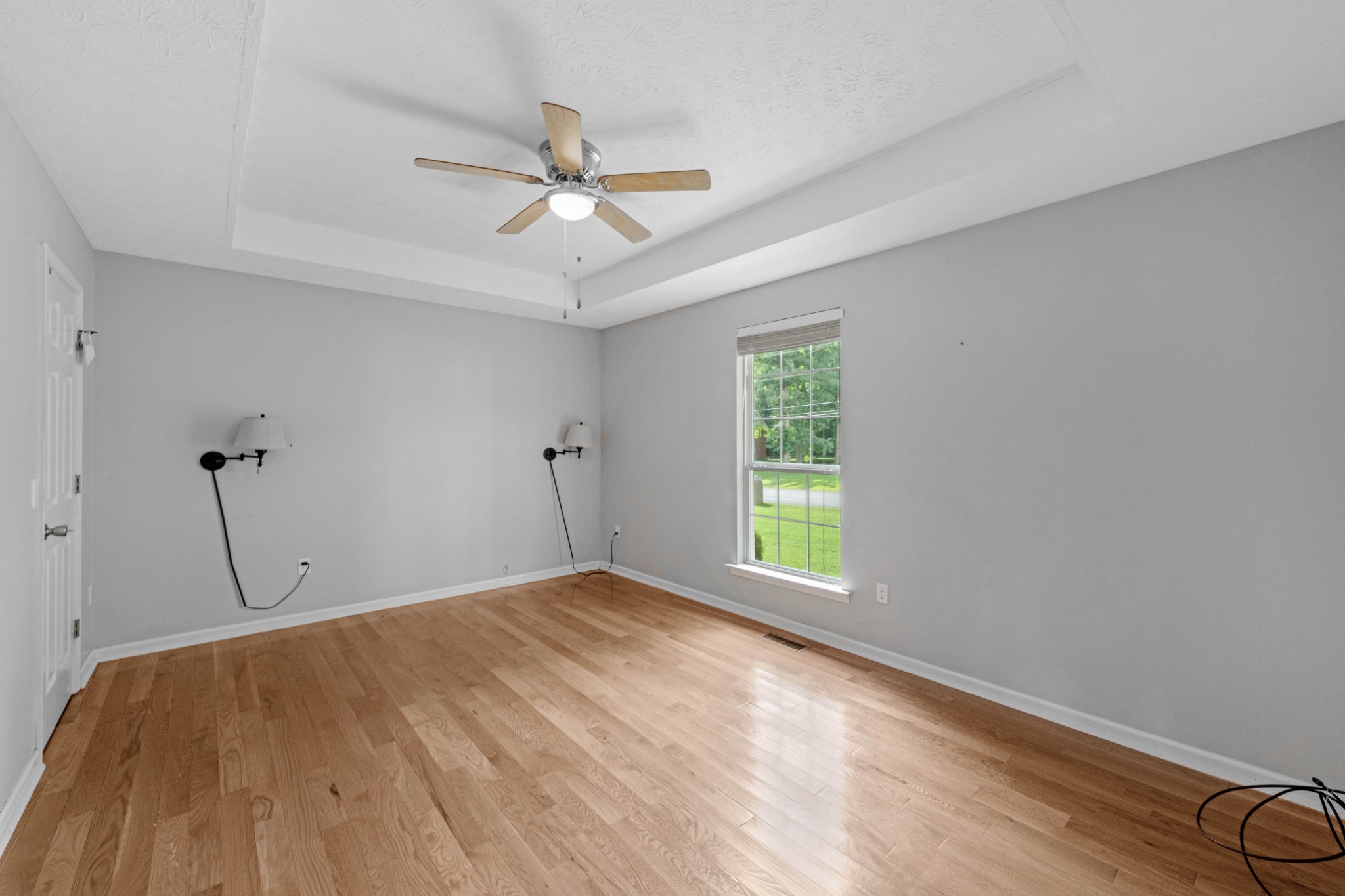 212 Independence Street Springfield, TN 37172 - Photo 12 of 26 a view of an empty room and window