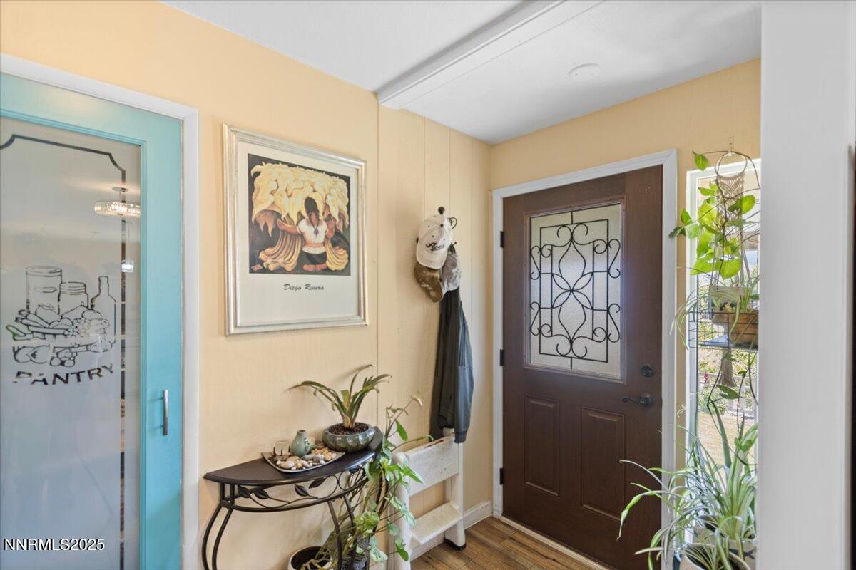 160 Cheyenne Drive Reno, NV 89521 - Photo 3 of 32 a bathroom with a sink and a mirror