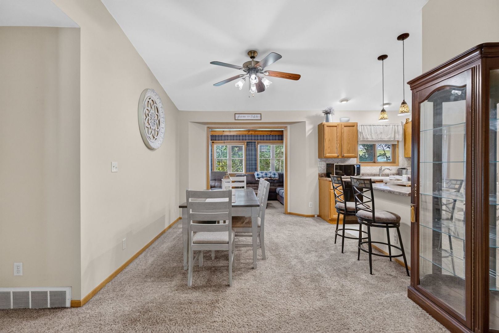 102 Roma Court Toluca, IL 61369 - Photo 6 of 44