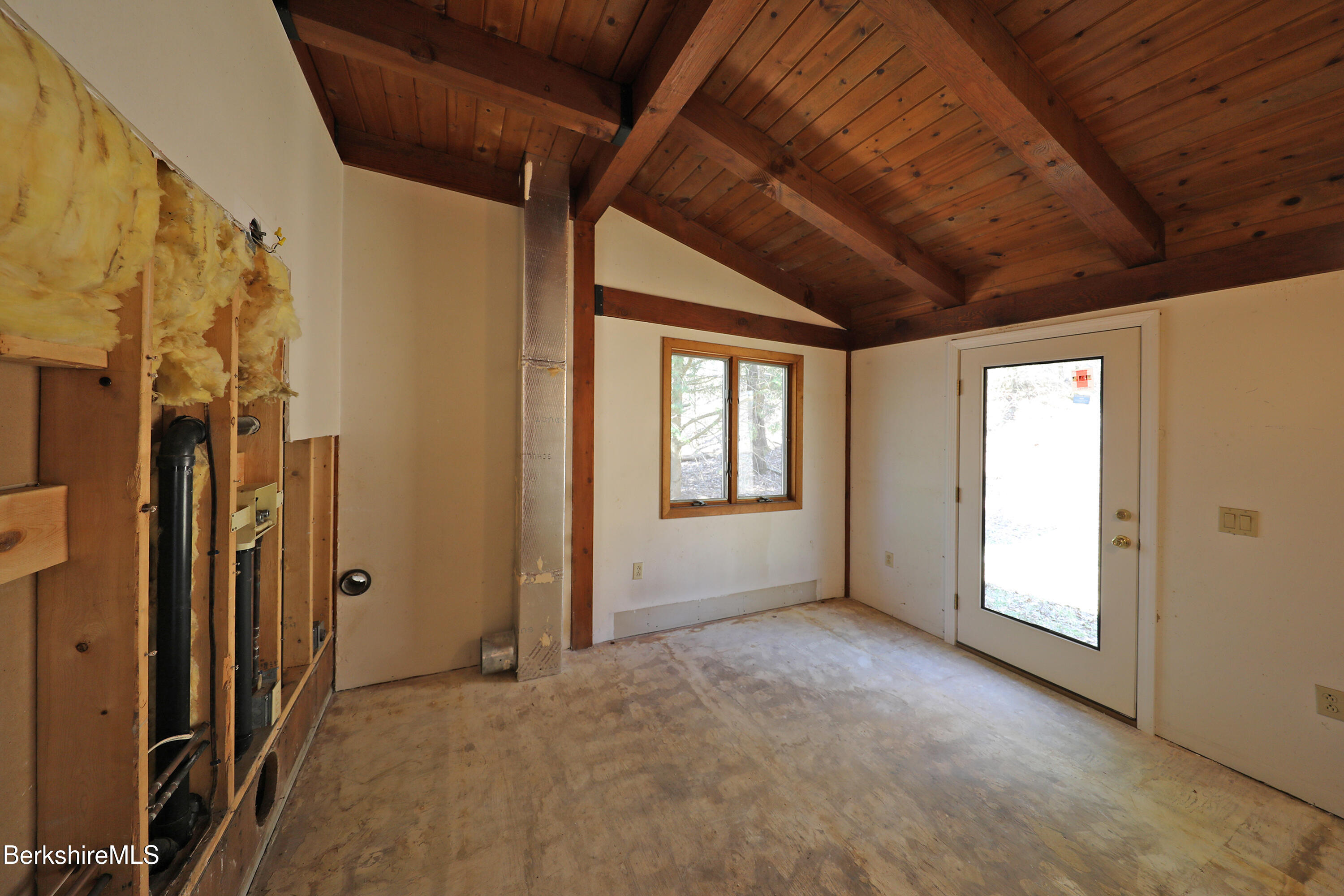 519 Kirchner Road Dalton, MA 01226 - Photo 25 of 42 a view of livingroom with an entryway