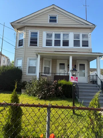 $2,250 | 352 French Street, Bridgeport, CT 06606