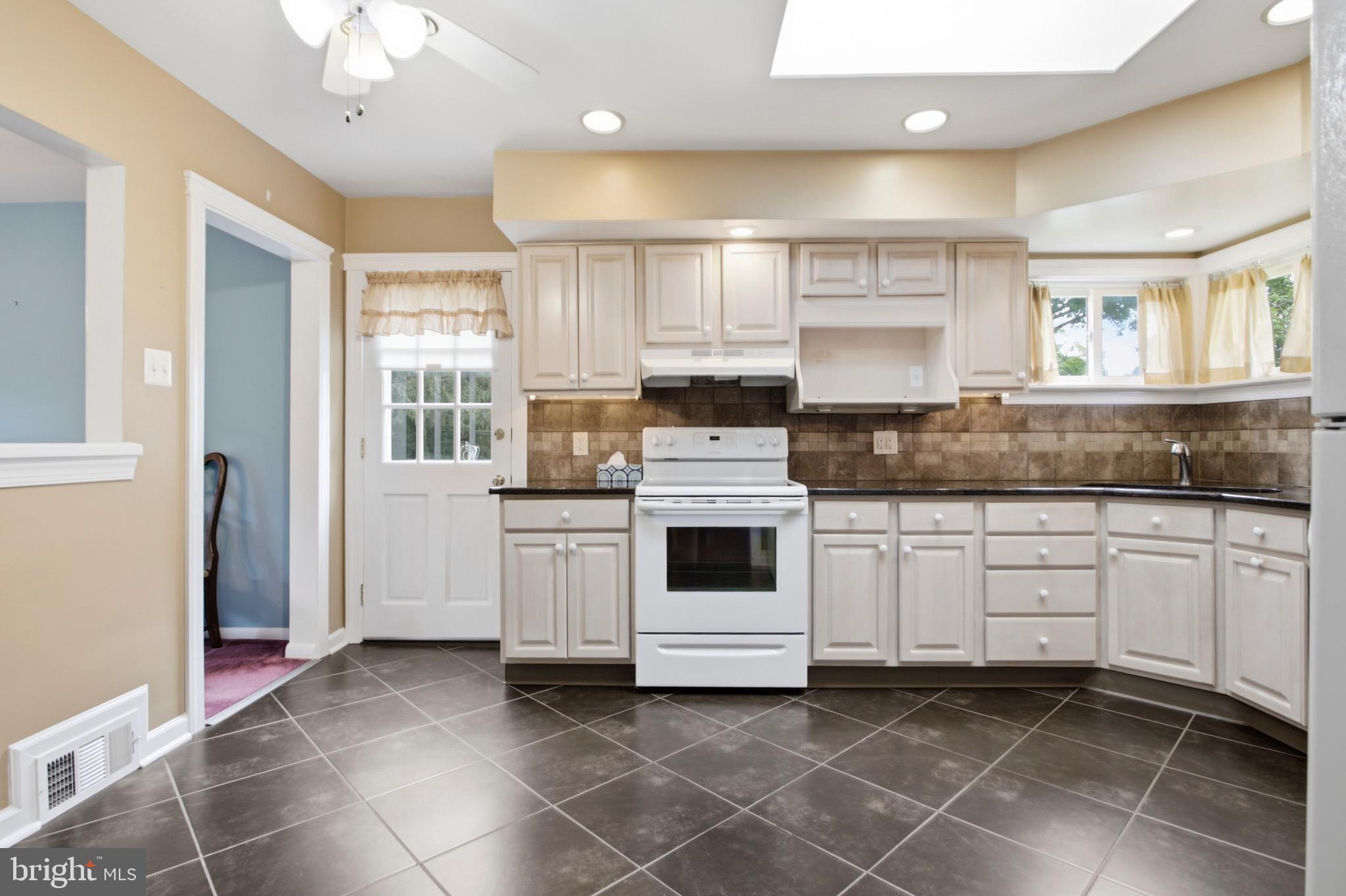408 Foster Drive Springfield, PA 19064 - Photo 16 of 34 Gallery Image 16
