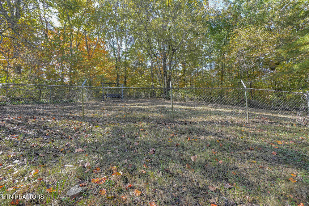 4014 Sevierville Road Maryville, TN 37804 - Photo 8 of 24 DSC03426