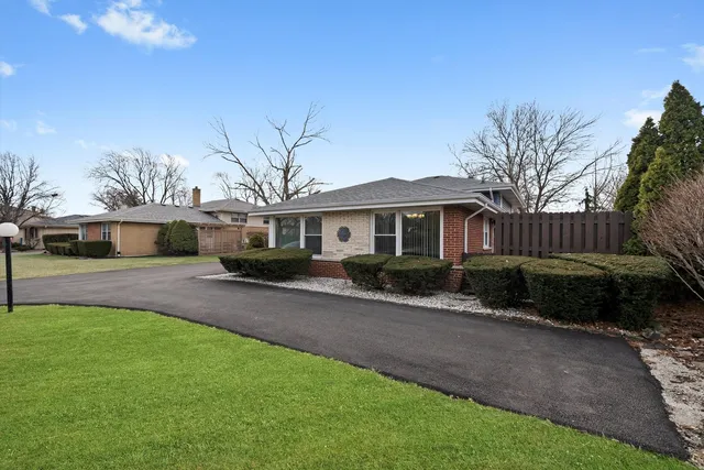 $410,000 | 6839 West 127th Street, Palos Heights, IL 60463