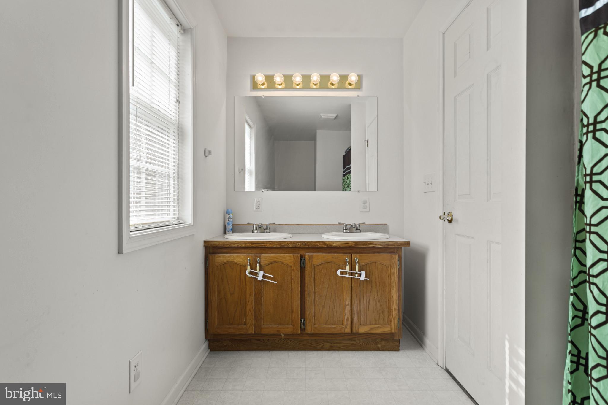 1350 Porters Road Spring Grove, PA 17362 - Photo 24 of 32 Full bathroom