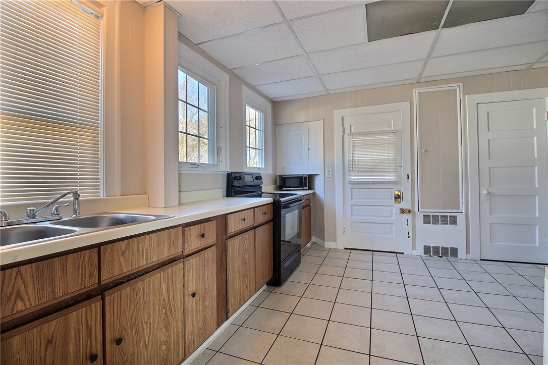 19 Greenman Avenue, Unit 2 Westerly, RI 02891 - Photo 3 of 12