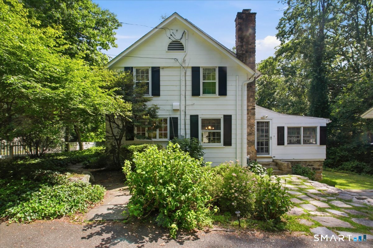 247 Chestnut Hill Road Stamford, CT 06903 - Photo 6 of 30