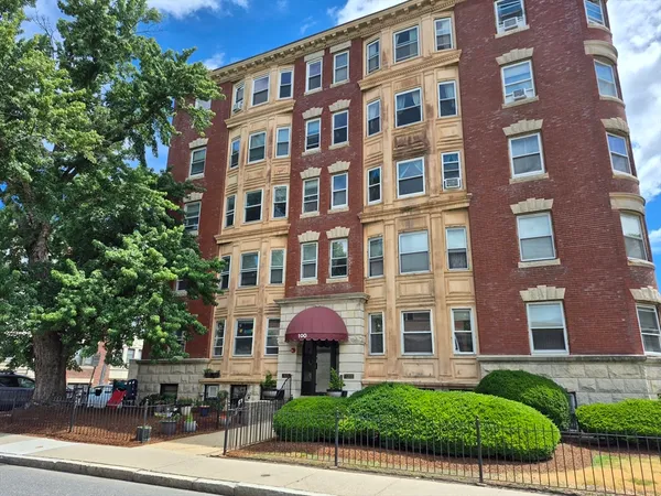 $2,850 | 100 St Mary's Street, Unit 10, Boston, MA 02215