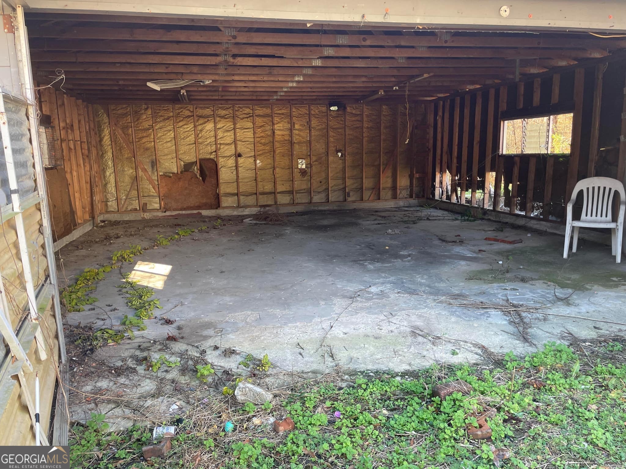 998 Campbell Road Meansville, GA 30256 - Photo 25 of 30 a view of a porch of the house