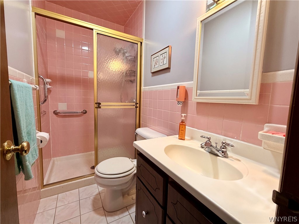 229 Wind Mill Road West Seneca, NY 14224 - Photo 29 of 49 Full bath off garage